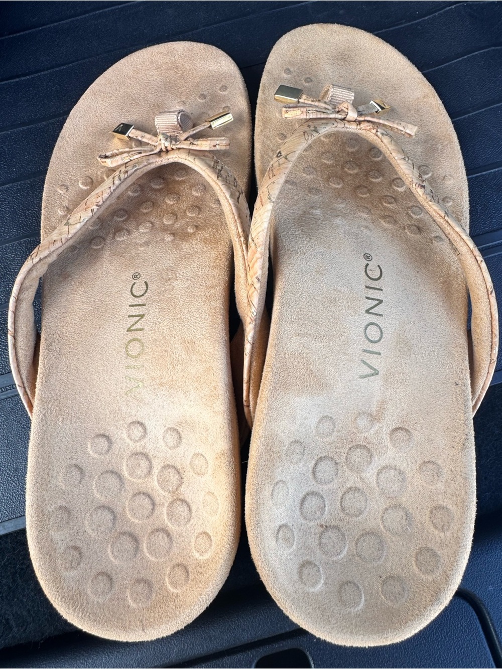 Vionic Women's Beige Braided Thong Sandals with Bow Accent
